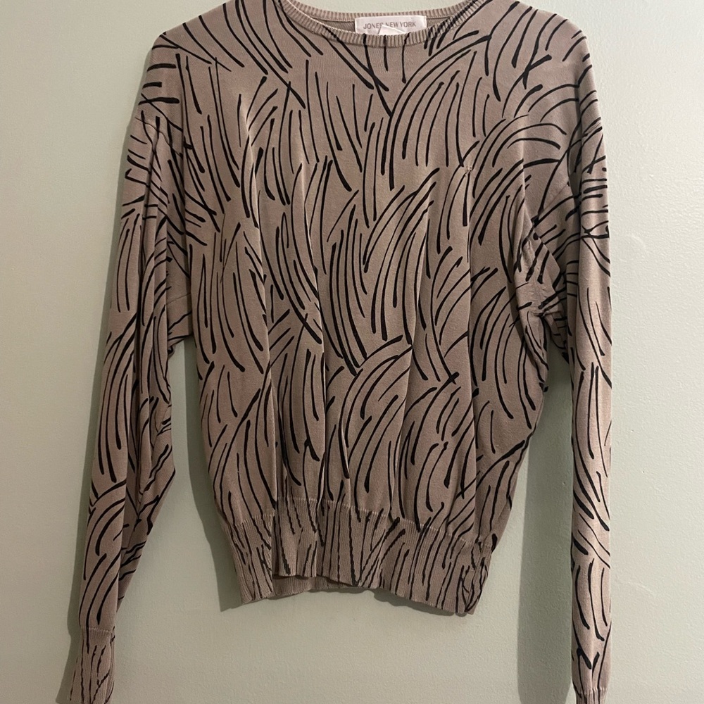 Jones New York Tan and Black Patterned Sweatshirt